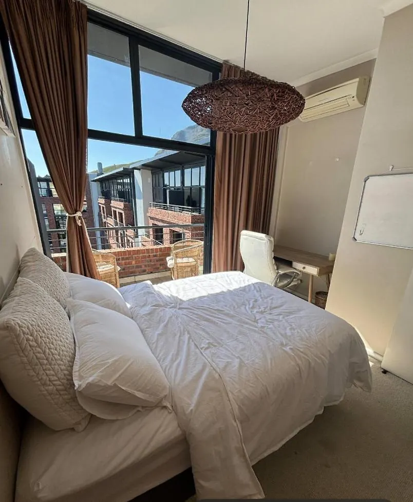 Sunlit City Haven Room With Balcony Κέιπ Τάουν Δωμάτια σε οικογενειακή κατοικία